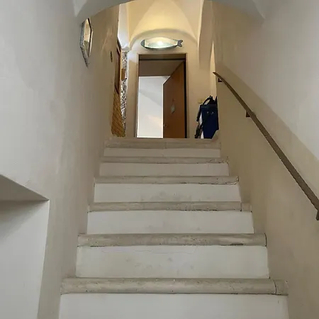 Houseinvieste 维耶斯泰
