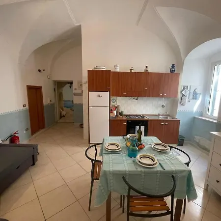 Houseinvieste *